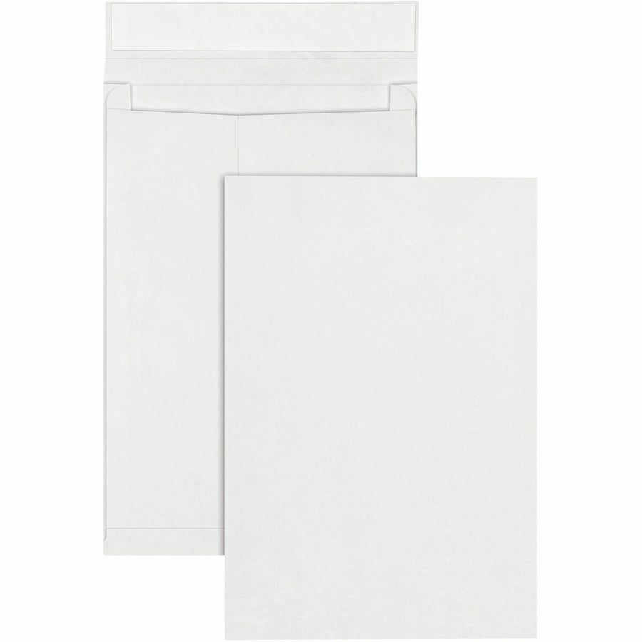 Survivor® 12 x 16 x 2 DuPont Tyvek Expansion Mailers with Self-Seal Closure, White, 14 lb, Moisture Resistant, 25 / Box, QUAR4292