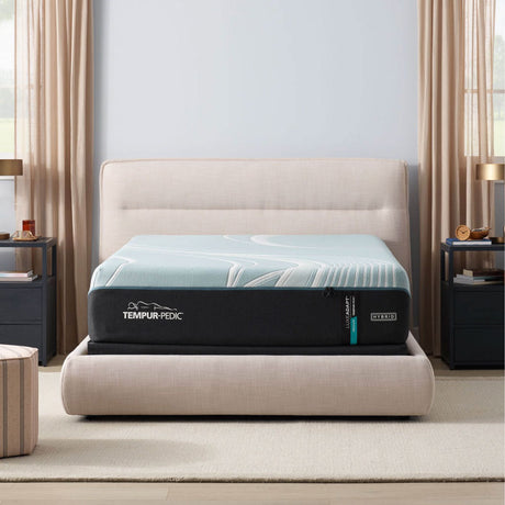 TEMPUR-LuxeAdapt medium hybrid mattress set